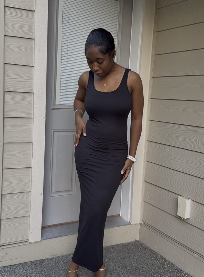 Contour Luxe Maxi Dress (Black)